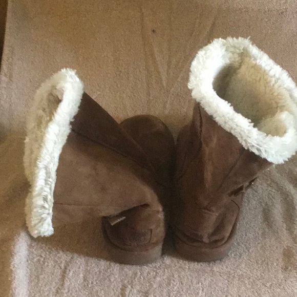 Women’s size 10 - Picture 3 of 4